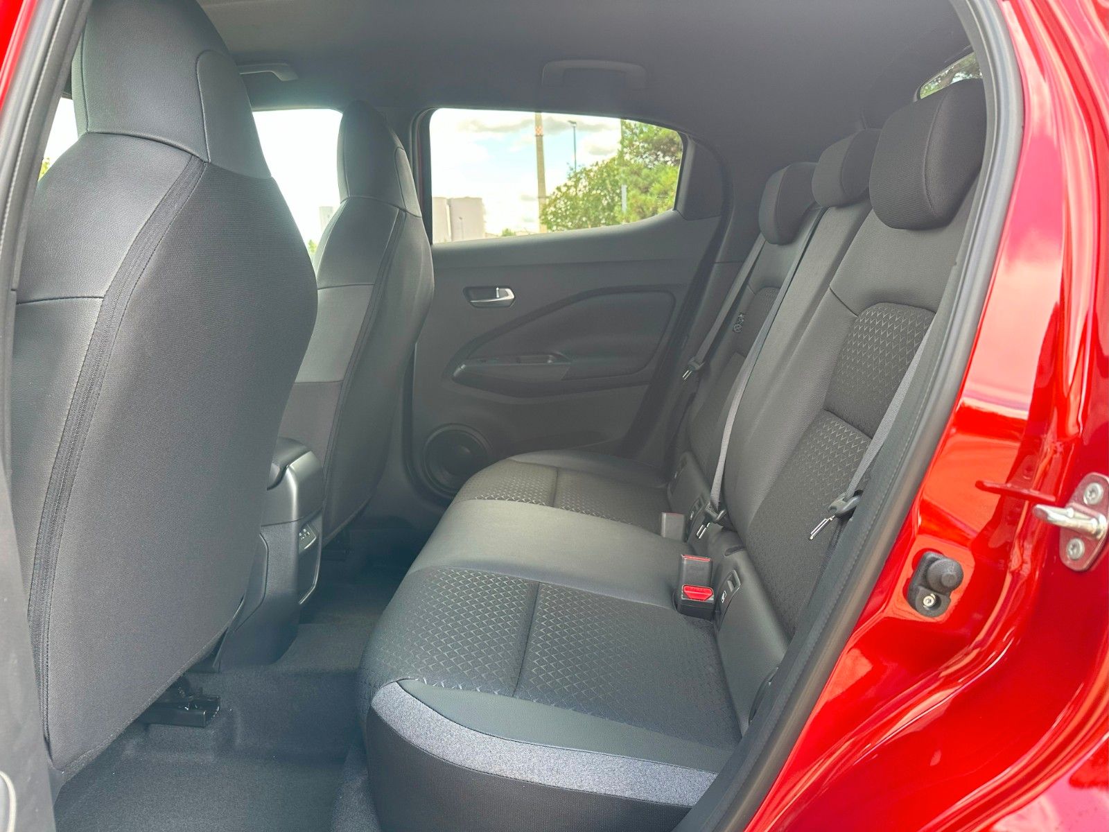 Fahrzeugabbildung Nissan Juke 1.6 Hybrid N-CONNECTA