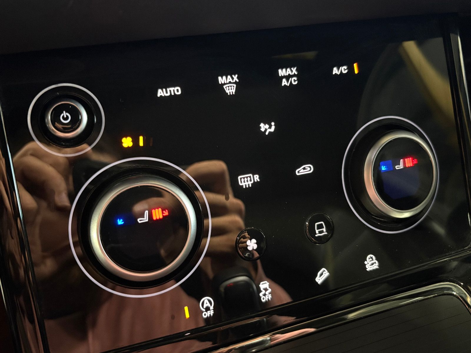 Fahrzeugabbildung Land Rover Range Rover Evoque R-Dynamic SE/MEMORY/ACC/APPLE