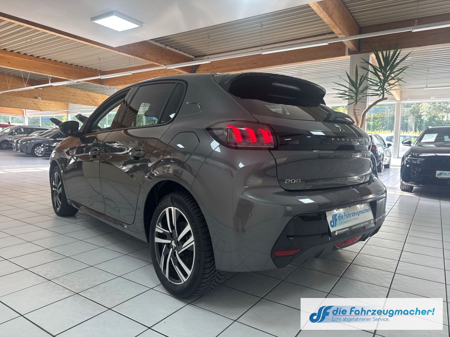 Fahrzeugabbildung Peugeot 208 Allure Navi Digitales Cockpit LED Apple CarP