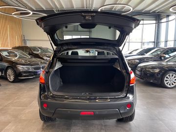 Nissan Qashqai 360 4X4 *PANORAMA*NAVI*TEILLEDER*
