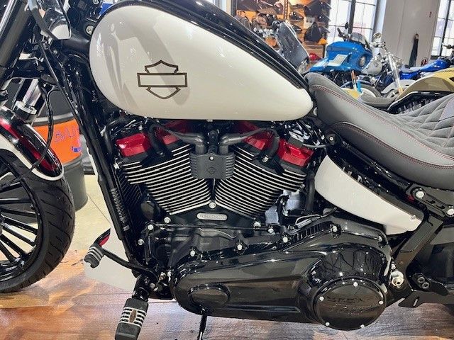 Fahrzeugabbildung Harley-Davidson FXBRS Breakout 117cui CVO UmbauUmbau