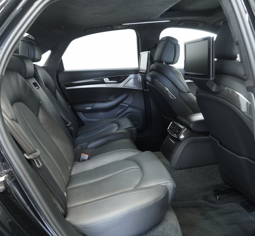 Audi S8