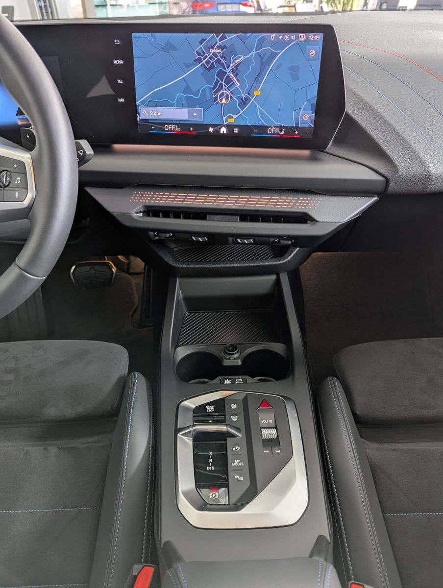 BMW 118 d M-Sport Panoramadach BROOKLYN Kamera 18" - Image 20