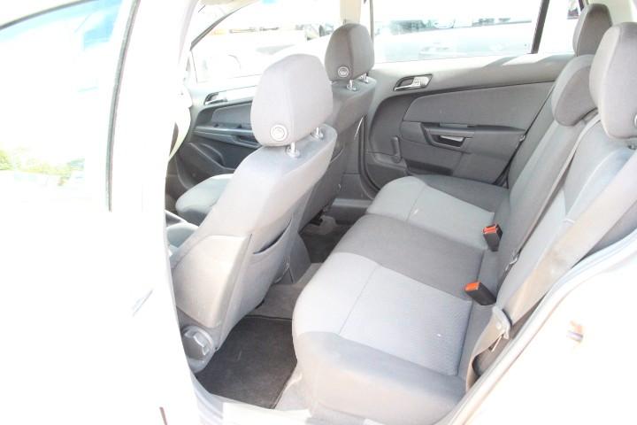 Opel Astra 2007 — photo 9