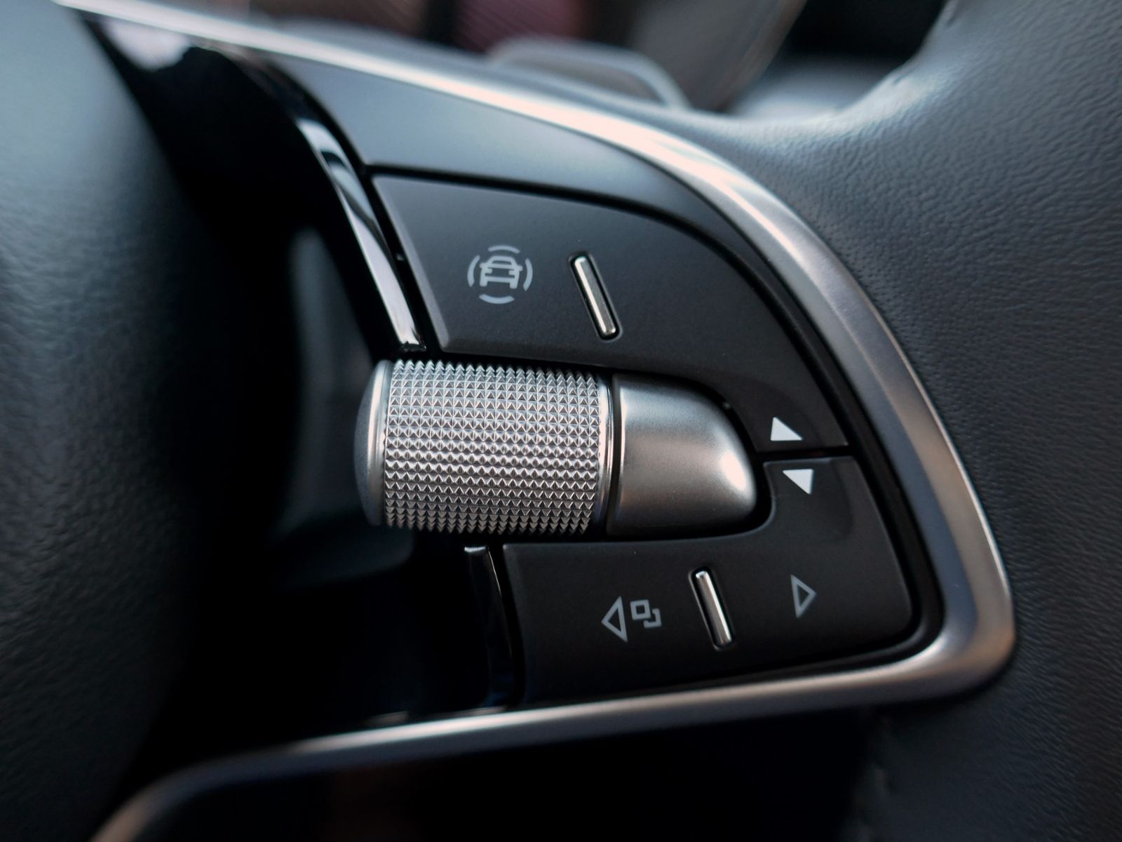 Fahrzeugabbildung SKODA Fabia Selection 1.0 TSI | LED RFK ACC App