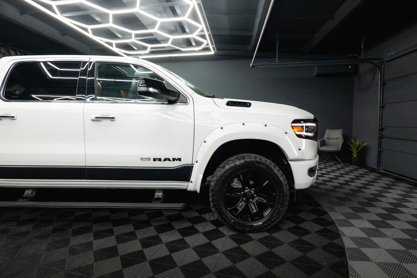 Fahrzeugabbildung Dodge RAM 5.7 V8 HEMI 4x4 LIMITED LONGHORN 100%Options