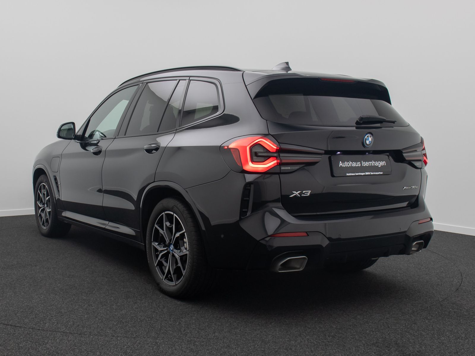 Fahrzeugabbildung BMW X3 xD30e M Sport Komfort AHK HUD DAB 360°HiFi