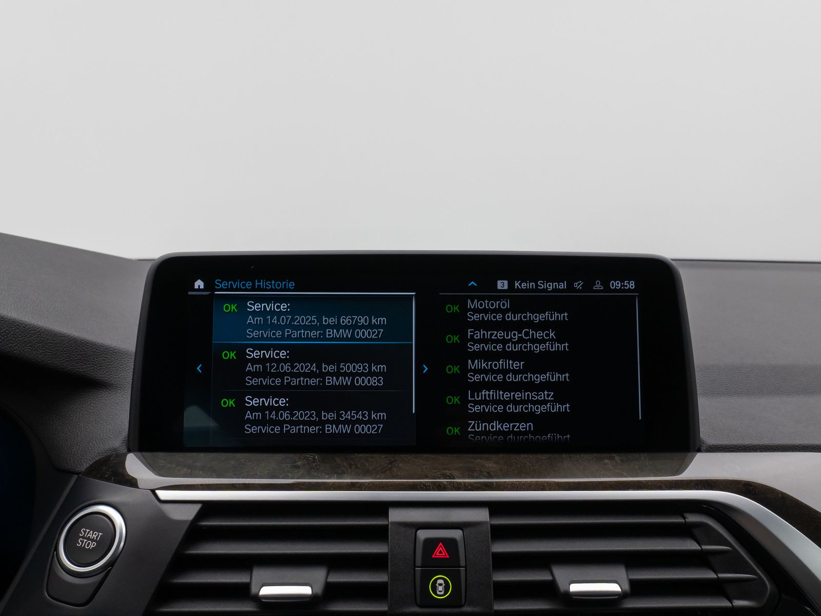 Fahrzeugabbildung BMW X3 xD30e Kamera DAB HiFi Lenkrhzg Komfort Alarm