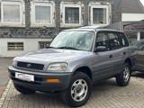 Toyota RAV 4 2.0 4x4 Allrad *SCHIEBEDACH *TÜV 03/2027 - Toyota RAV 4 Gebrauchtwagen in Düsseldorf