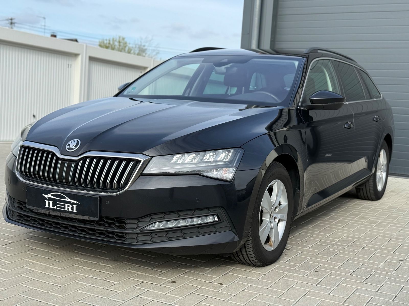Skoda Superb Combi Ambition*ACC*KAMERA*LANE-ASSIST*LED imagem 2
