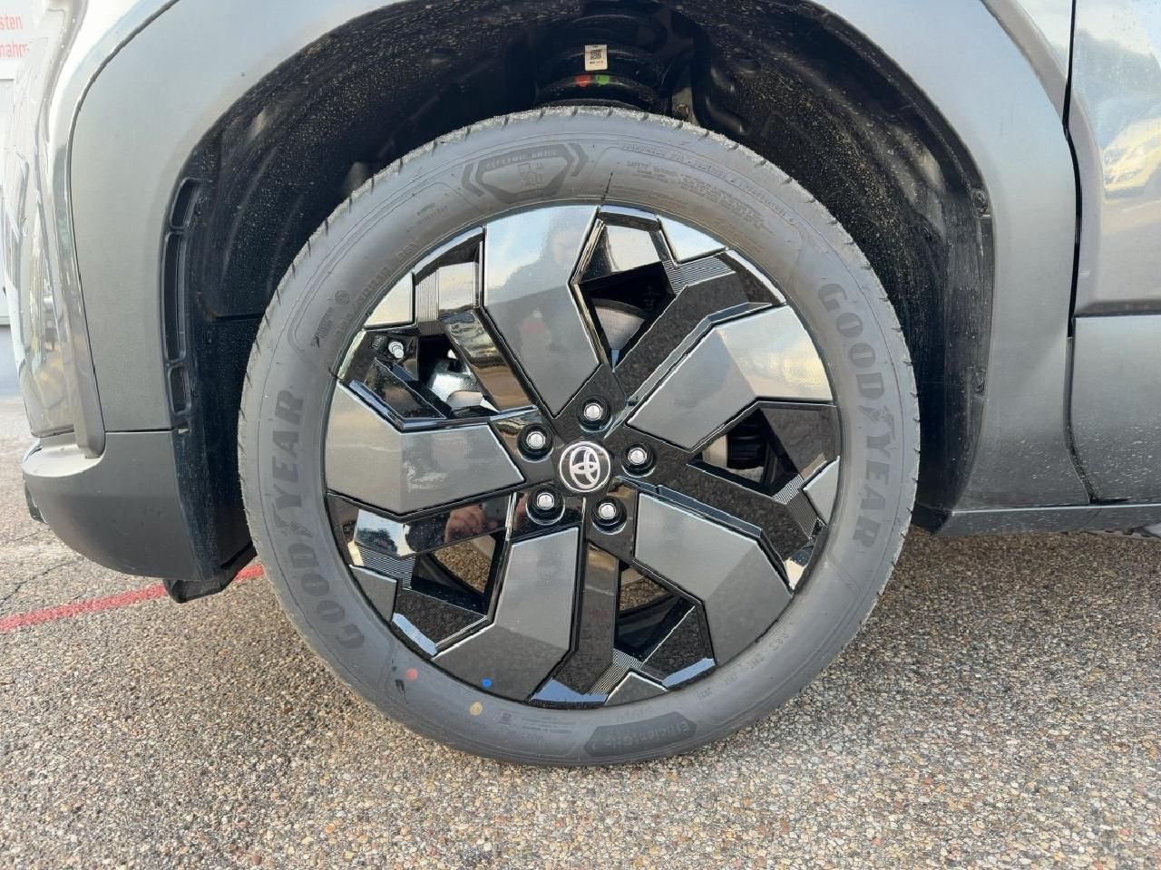 Fahrzeugabbildung Toyota Urban Cruiser FWD Lounge 61kWh Panorama*