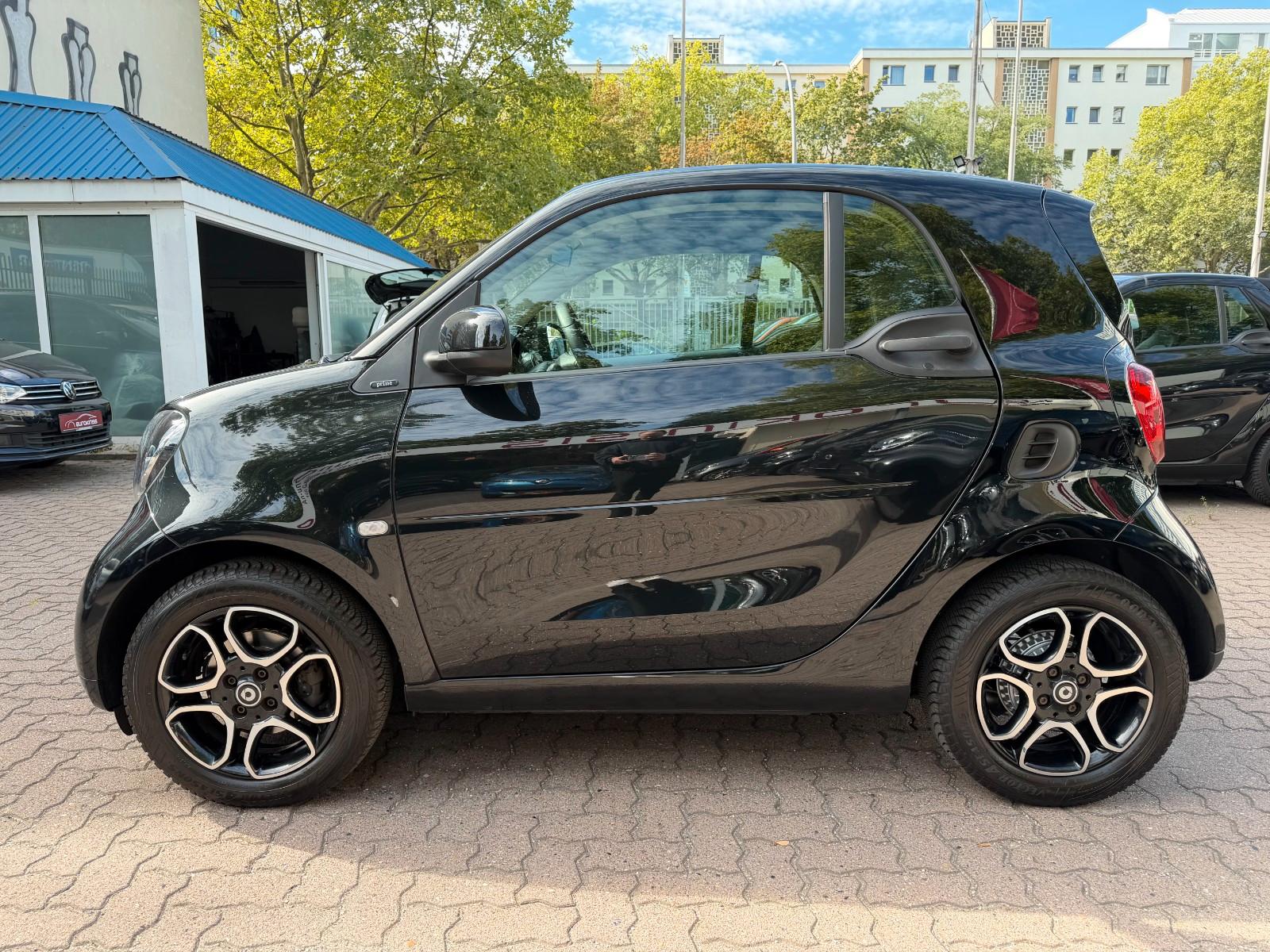 Smart fortwo 66kW DCT PRIME*PANO*LEDER*NAVI*SHZ*KAM