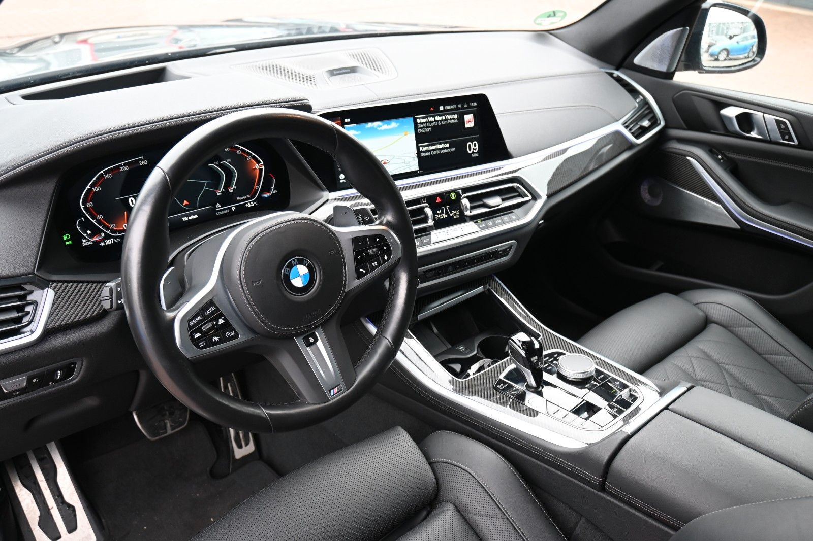 Fahrzeugabbildung BMW X5 xDrive 40d M Sport *ACC*B&W*HUD*PANO*Mietkauf