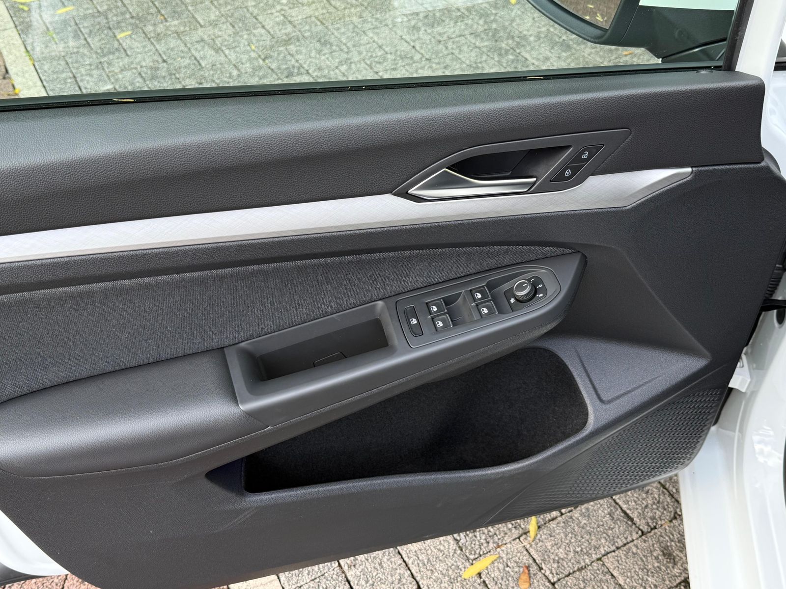 Fahrzeugabbildung Volkswagen Golf Variant 1.5 TSI Life LED+NAV+SHZ+PARK+VIRTU