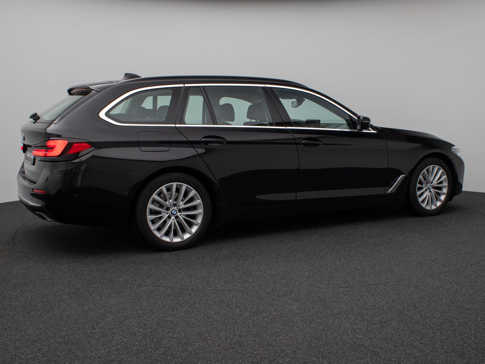 Fahrzeugabbildung BMW 520d Luxury Line Kamera DAB AHK Fernlichtassist