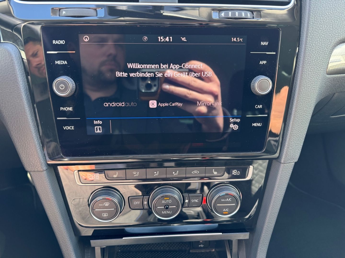VW Golf VII Join Start-Stopp 1.6 TDI AHK Carplay  B - Image 17