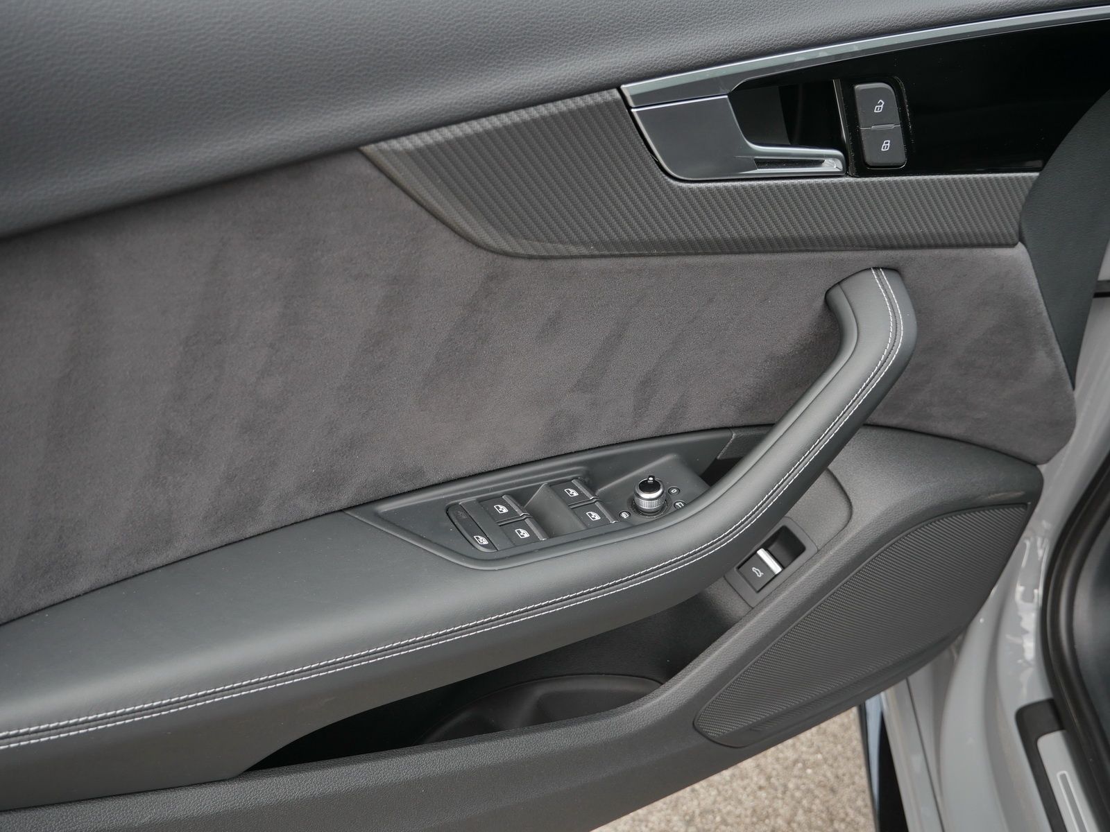 Audi RS4 - Bild 22