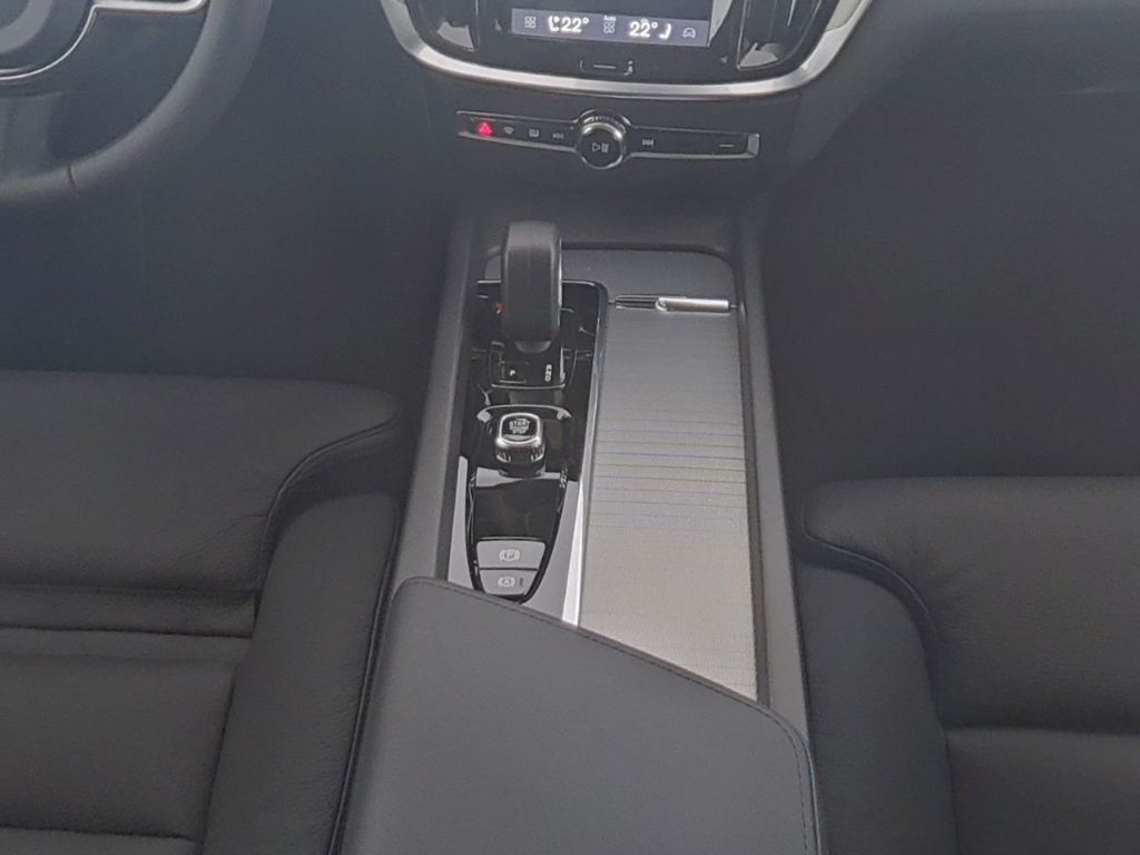 Volvo V60 B4 Plus Dark HUD Digitales Cockpit Memory Si foto 6