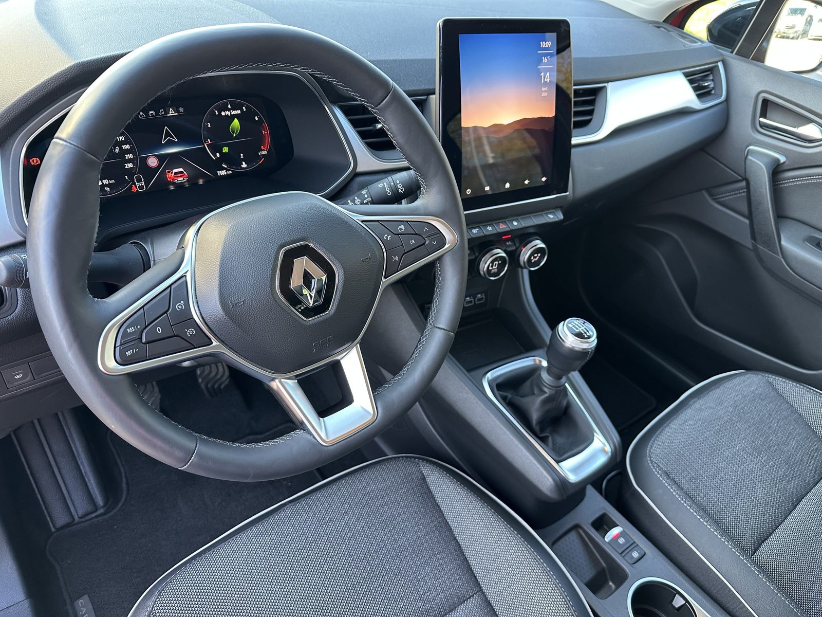 Fahrzeugabbildung Renault Captur 1.0 TCE Techno LED+SHZ+KAM+DIGDISP+17Zo