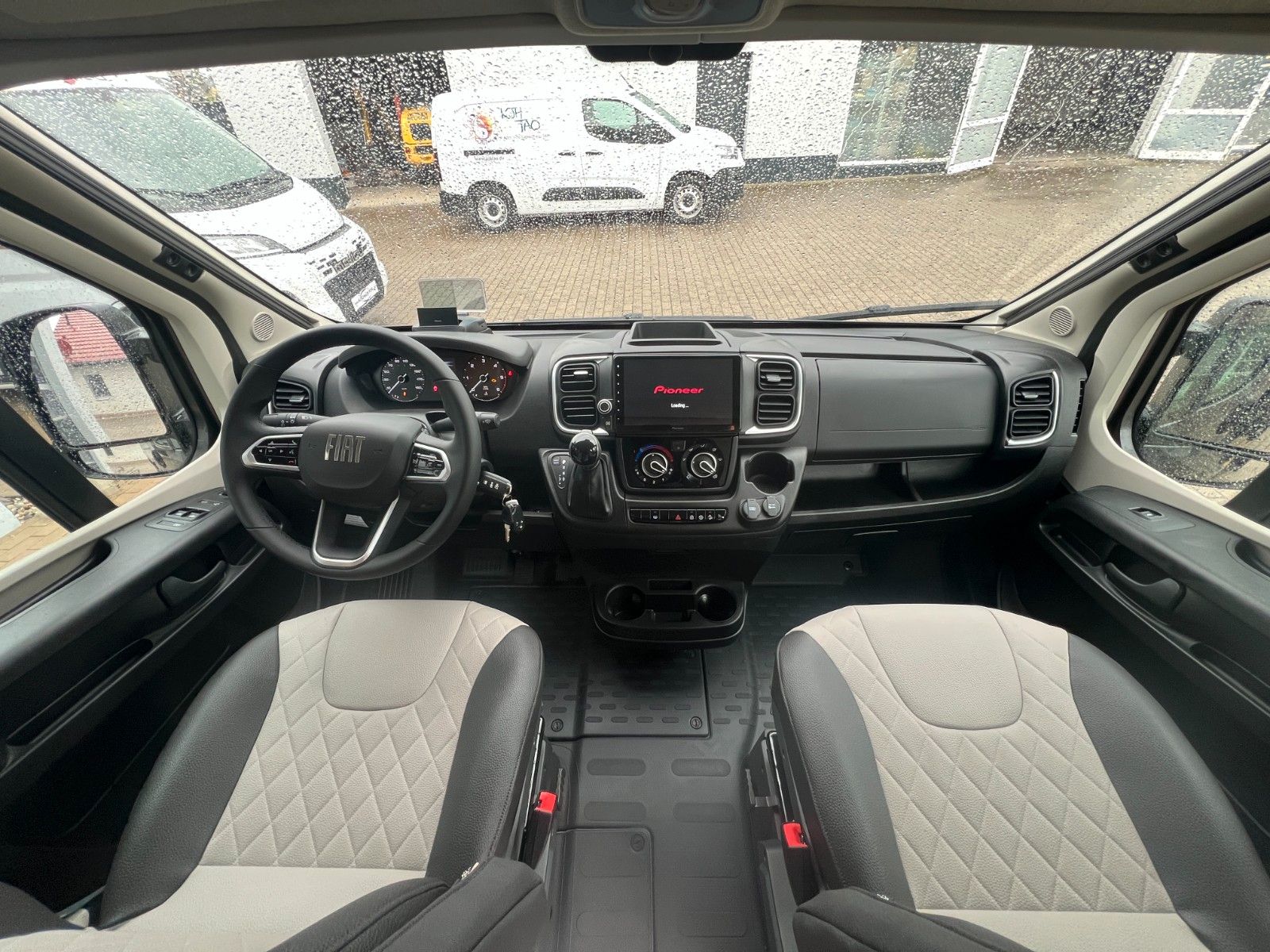 Fahrzeugabbildung Weinsberg CaraBus 630 MEG Outlaw Edition Fire