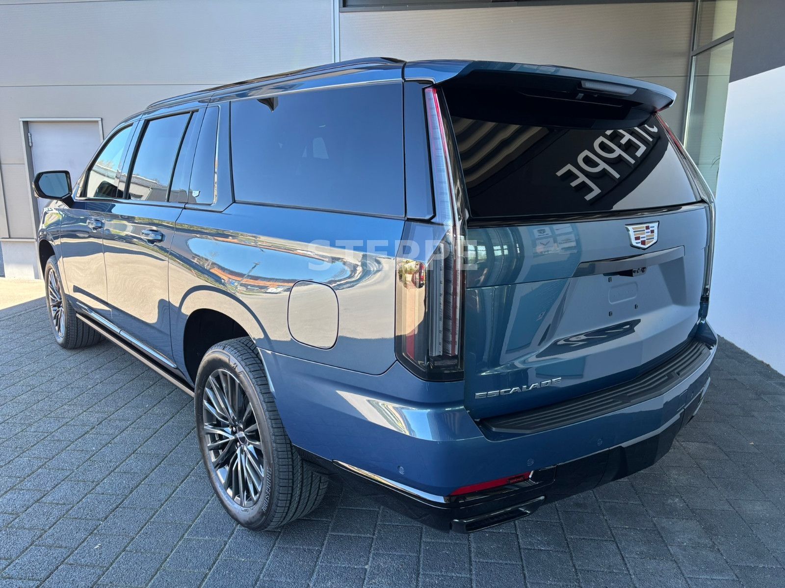 Cadillac Escalade FACELIFT MY26 6.2 V8 ESV Sport Platinum