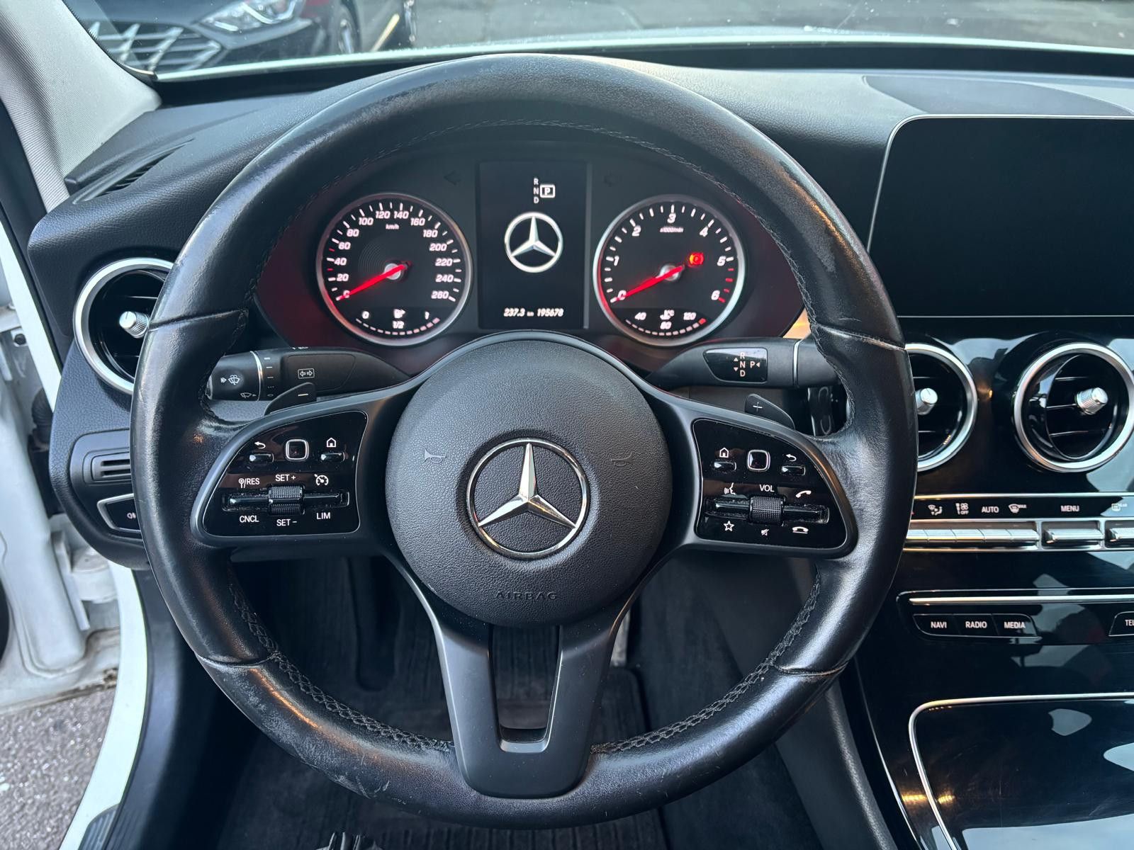 Fahrzeugabbildung Mercedes-Benz C 180 d Limo 9G-TR. Avantgarde Night-APPS-PDC-