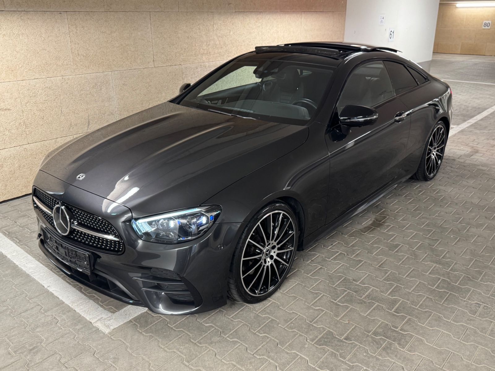 MERCEDES-BENZ E 220 d Coupe AMG PANO BURM MEM 360° DISTR AIRM