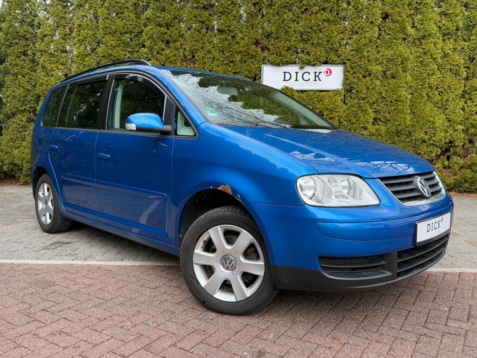 Fahrzeugabbildung Volkswagen Touran 2.0 FSI Goal NAVI+AHK+PDC+TEMP+ALLWETTER+