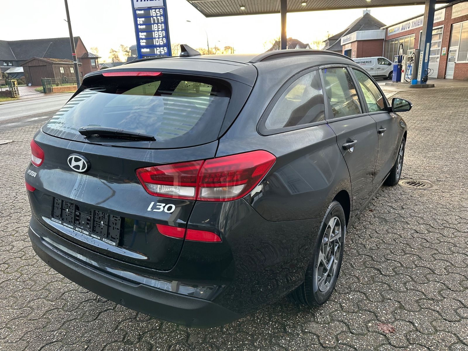 Fahrzeugabbildung Hyundai i30 Kombi 1.5 T-GDI Go DCT NAVI/LED/PDC/SHZ/VIRT