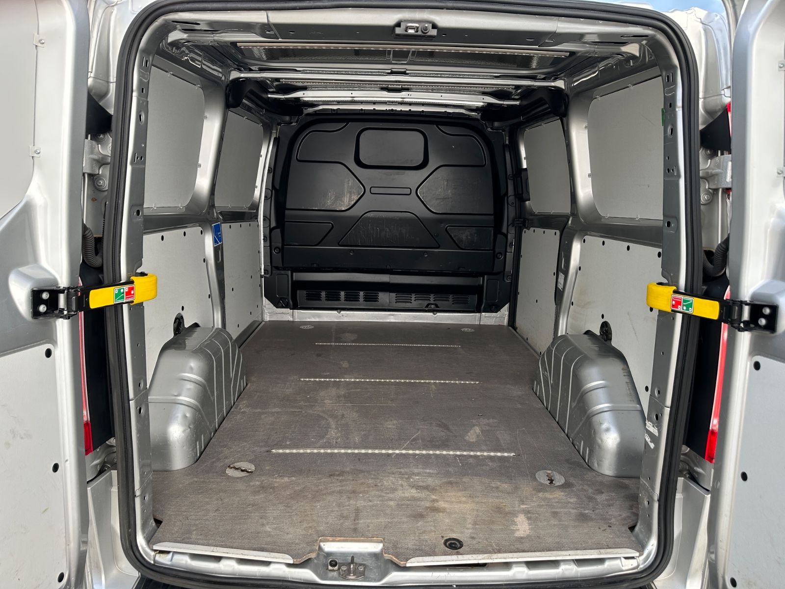 Fahrzeugabbildung Ford Transit Custom Kasten 300 Autom./Navi/Kamera/AHK