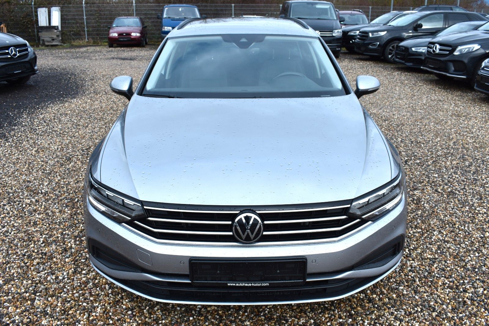 Fahrzeugabbildung Volkswagen Passat Variant Conceptline DSG AHK LED