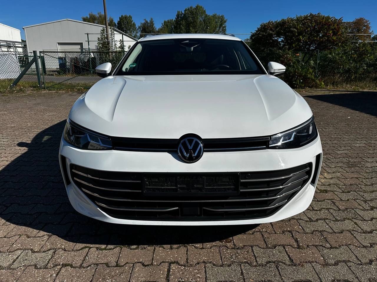 Volkswagen Passat Variant 1.5 eTSI Business NAVI/Massage imagem 2