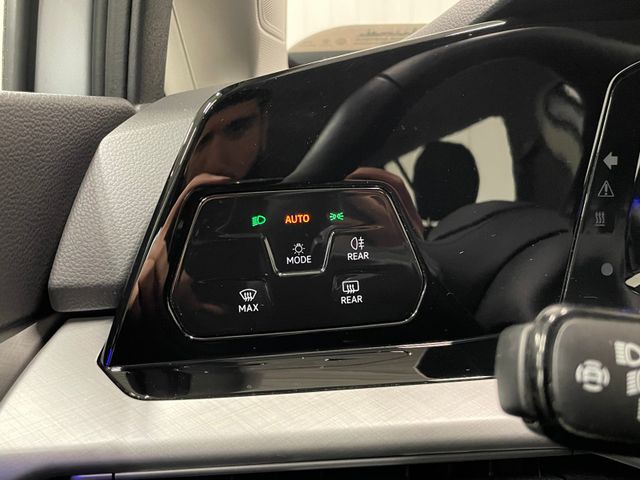 Golf VIII Variant Life 2.0 TDI NAVI ACC