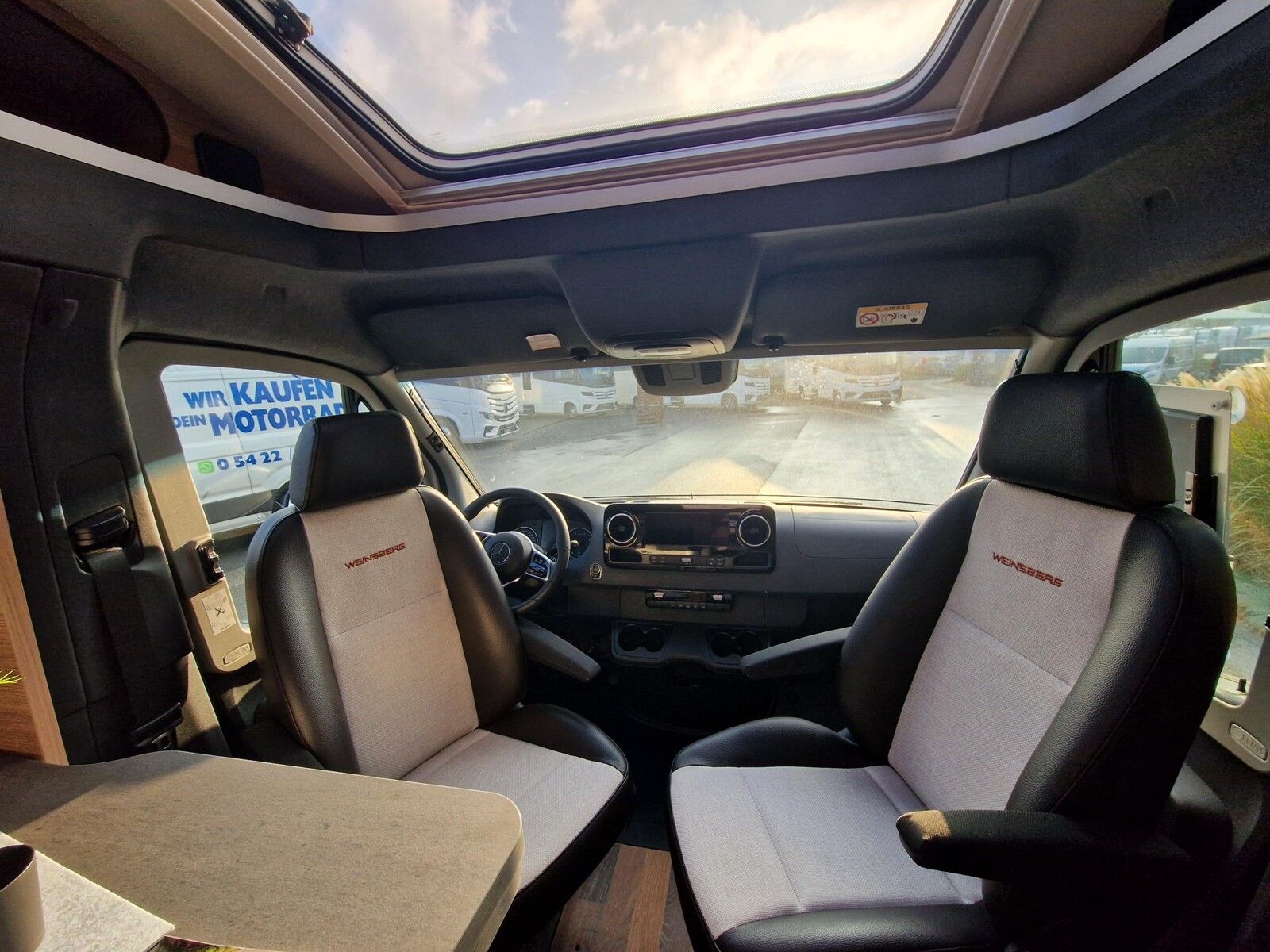 Fahrzeugabbildung Weinsberg CaraCompact MB EDITION PEPPER 640 MEG