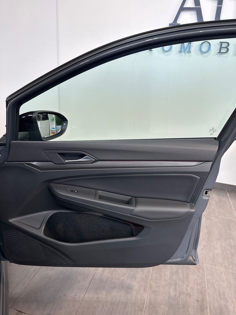 Fahrzeugabbildung Volkswagen Golf GTI 2.0 TSI DSG NAV+MATRIX+ACC+HUD+VCOCK+PP