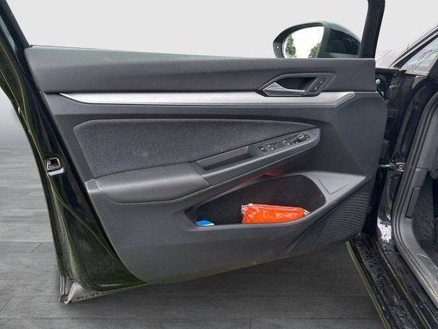 Golf VIII Variant Life eTSI DSG AHK LED