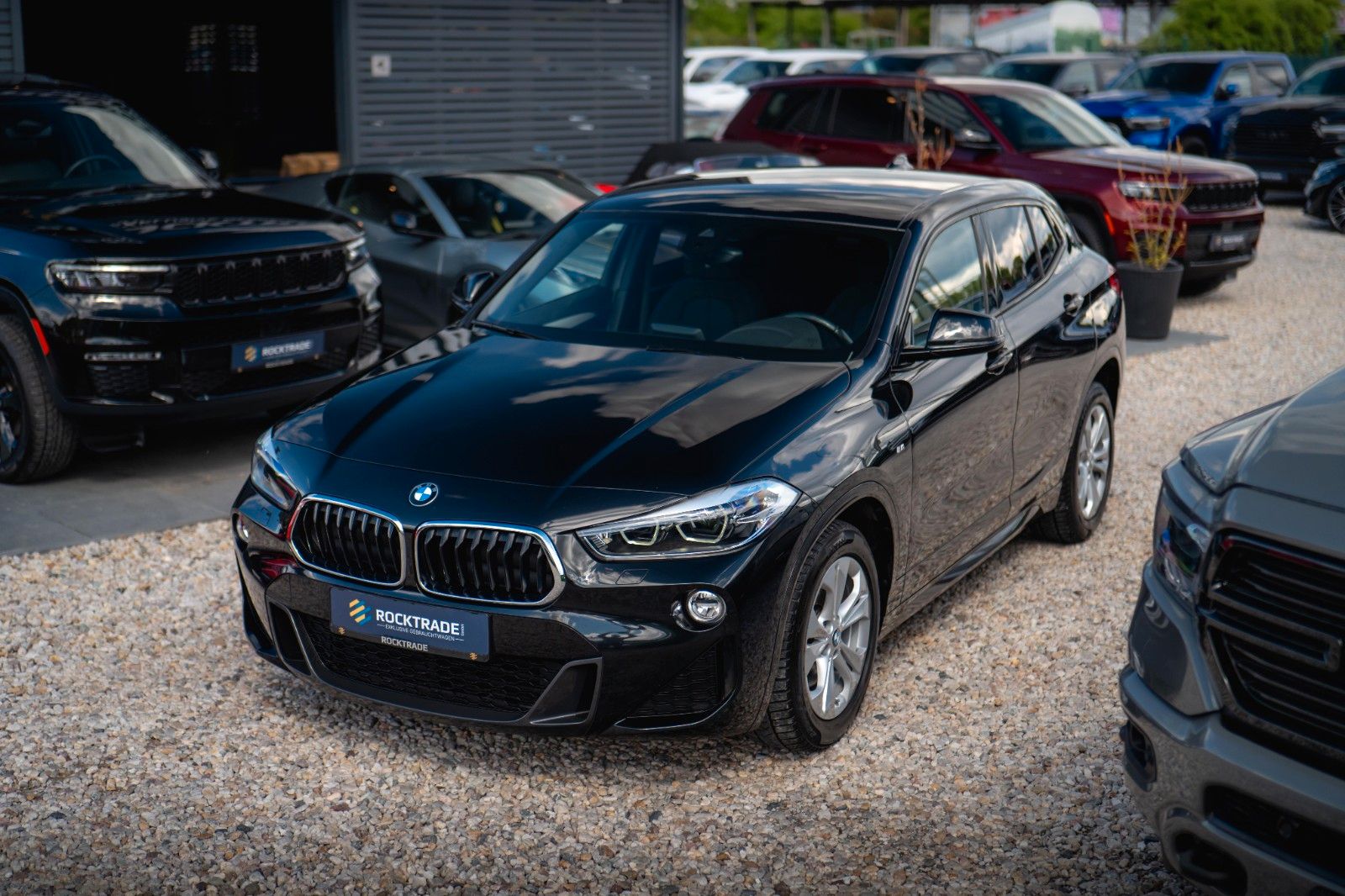 Fahrzeugabbildung BMW X2 sDrive 18i M Sport Automatik *Alcantara*LED*