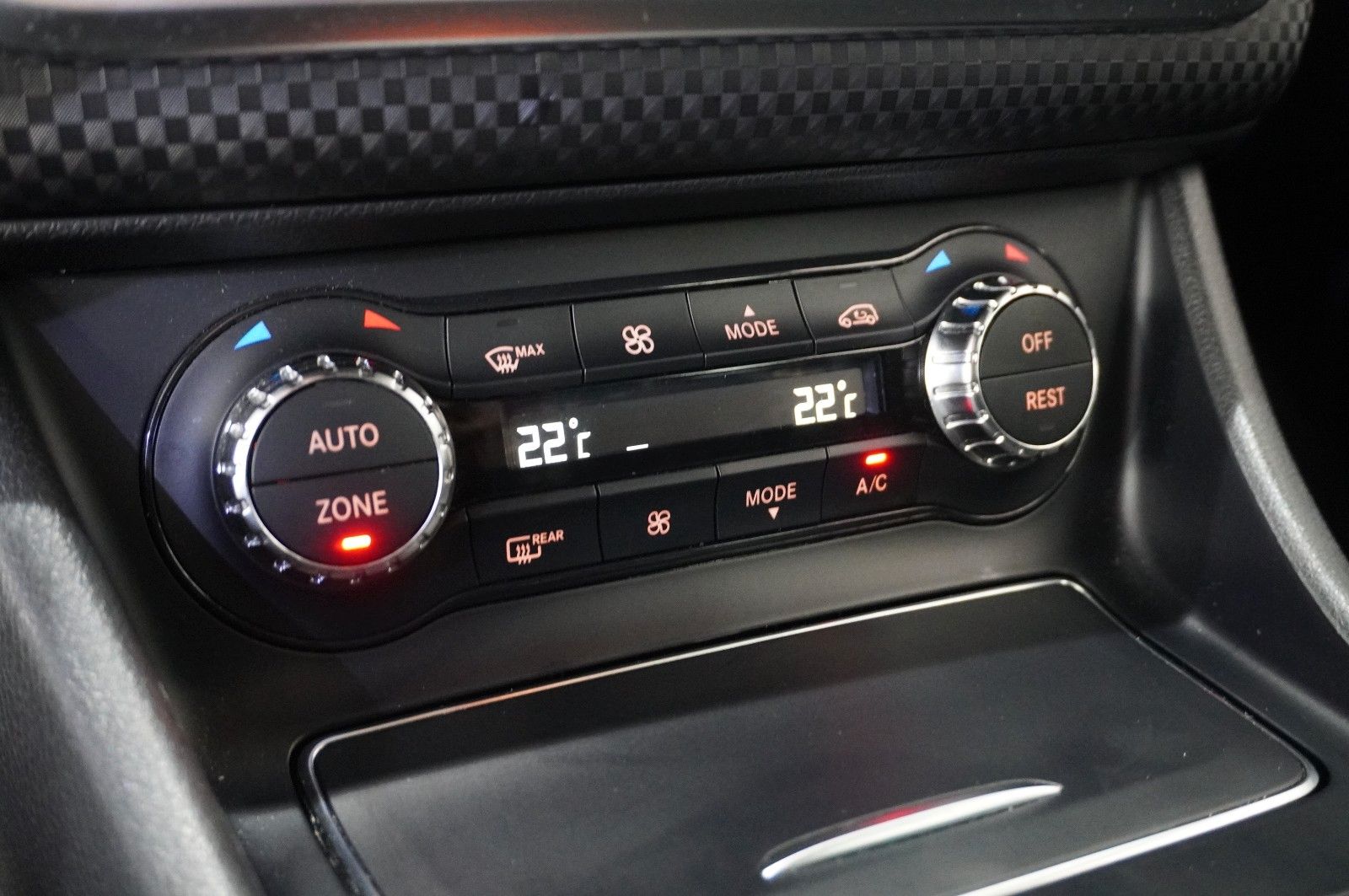 Fahrzeugabbildung Mercedes-Benz A 180 CDI URBAN KLIMA/SHZ/PDC/TEMP./SPORT/AHK