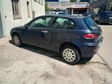 Alfa Romeo 147 1.9 JTD (115 CV) cat 3p. Distinct - blaue Alfa Romeo 147
