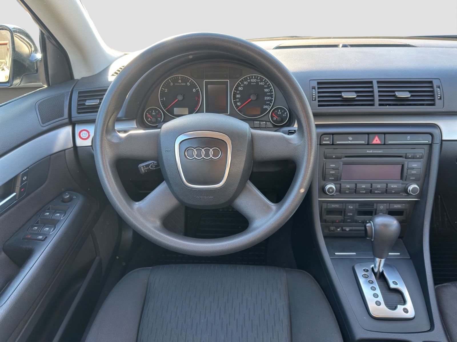 Fahrzeugabbildung Audi A4 Avant 1.8 T/Anhängerk./SHZ/Klima/Tempomat/