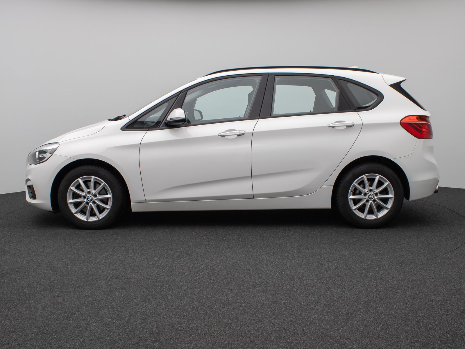 Fahrzeugabbildung BMW 218i Active Tourer Navi Sitzhz Geschwindigkeitsr