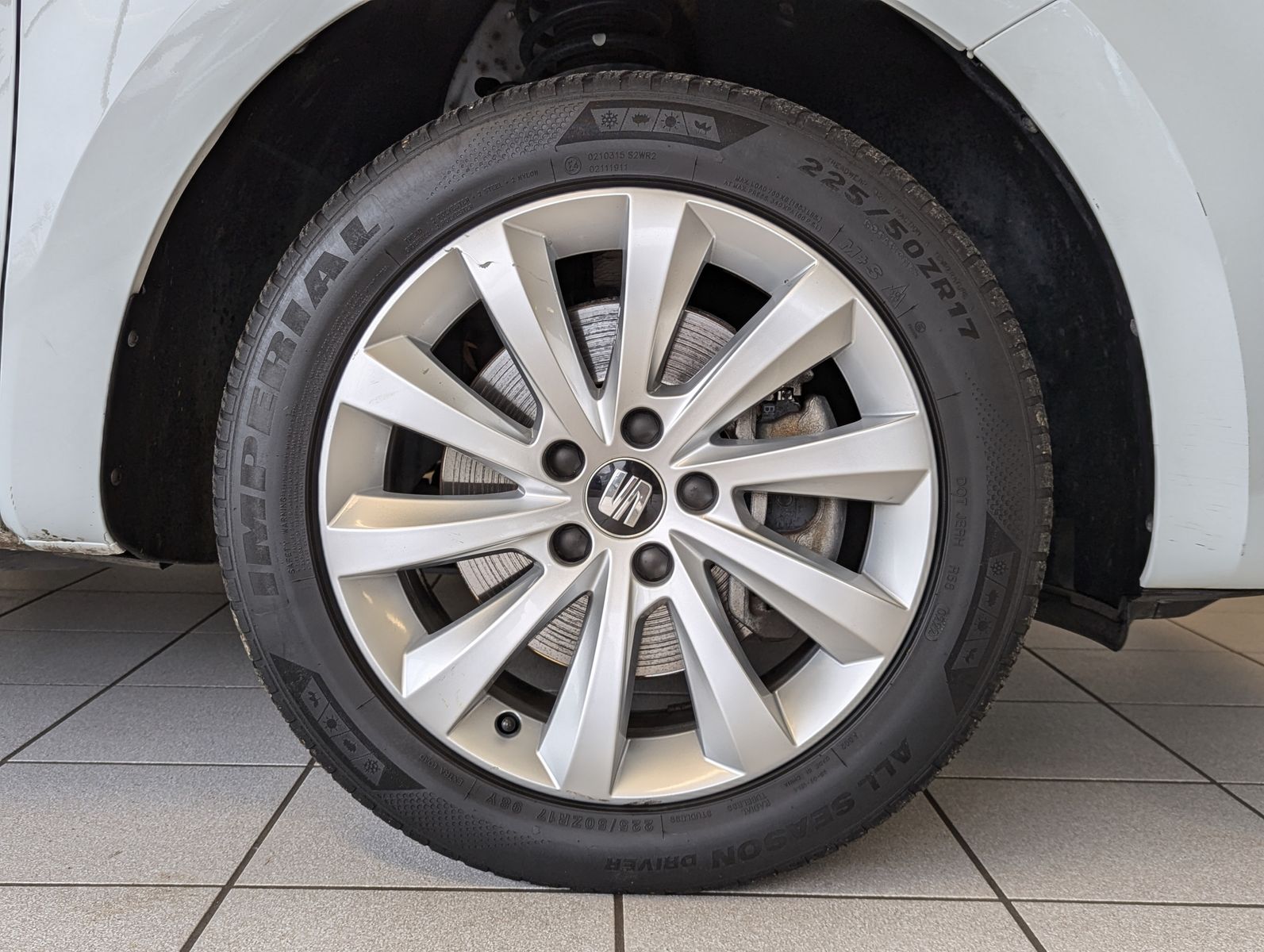 Fahrzeugabbildung SEAT Alhambra 1.4 TSI DSG Style 7-Sitze Cam Shz LM17"
