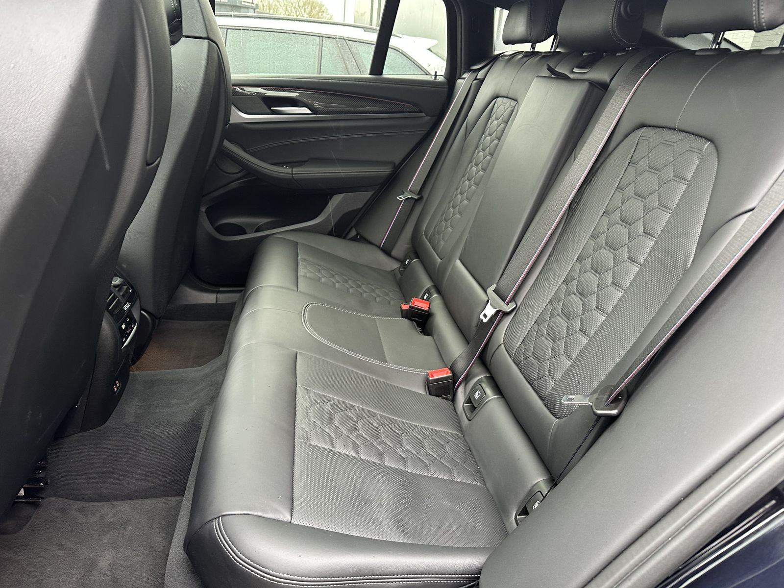 Fahrzeugabbildung BMW X4 M Competition NAV+LED+PANO+H&K+21ZOLL+KAM+1HD