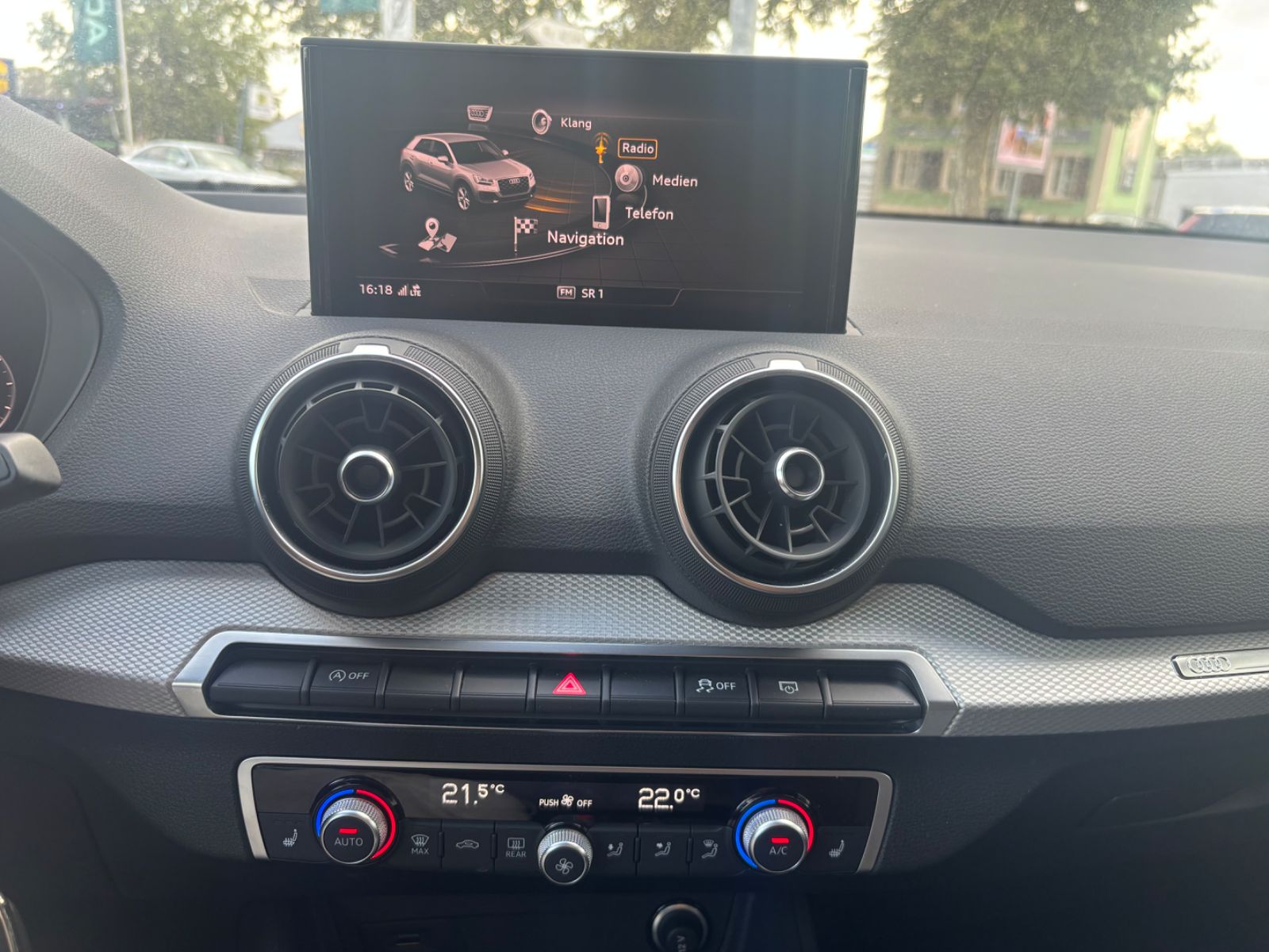 Fahrzeugabbildung Audi Q2 35 TFSI S line