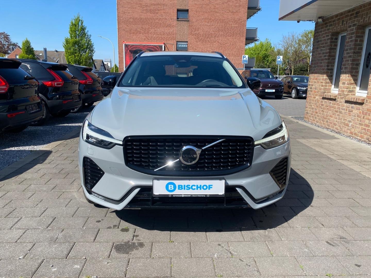 Volvo XC60 B5 Ultra Dark AWD MHEV Memory Sitze 360 Gra