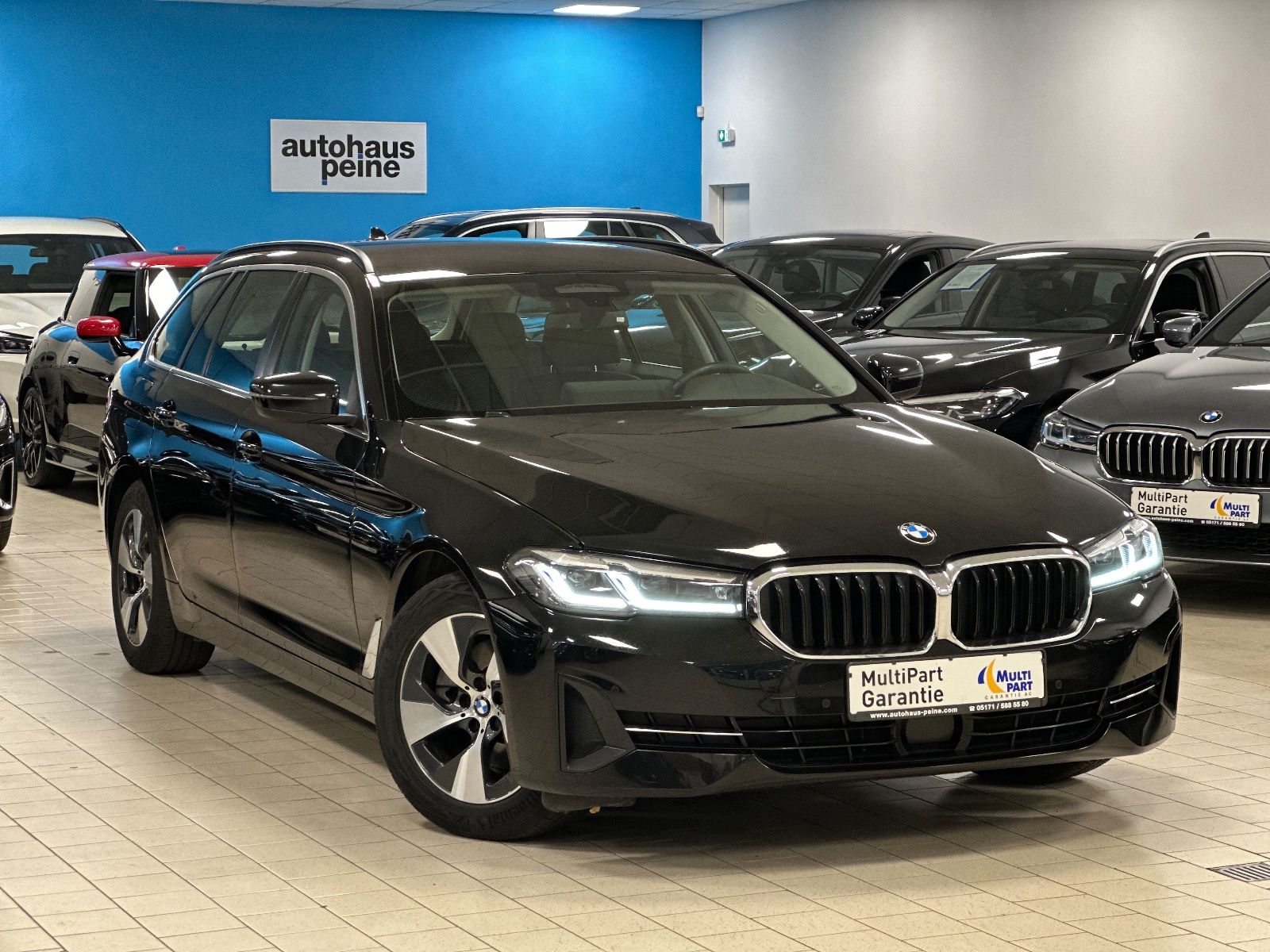 BMW 520d Aut/Navi/Park&amp;DrivAss/KomfLederSitze