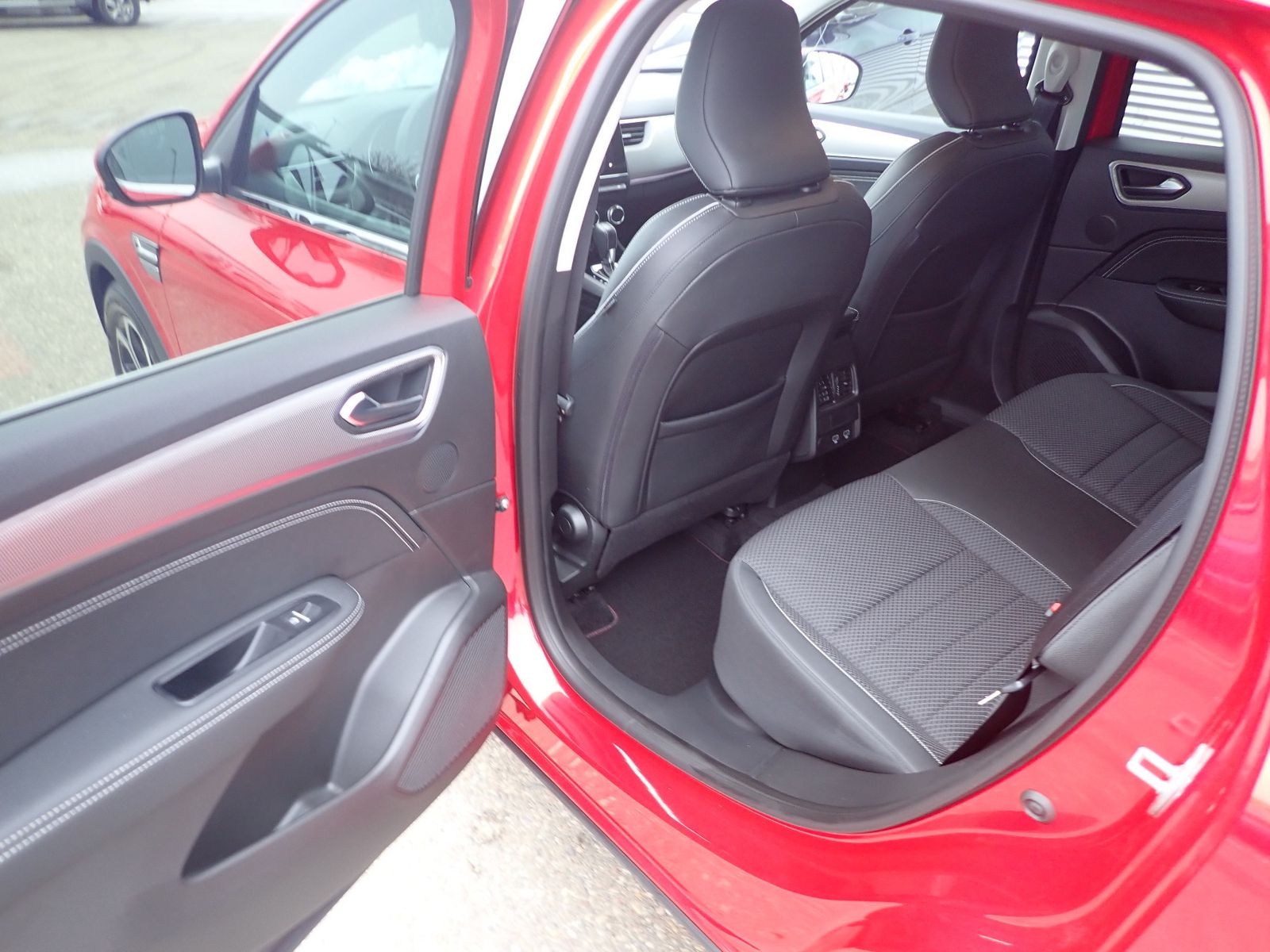 Fahrzeugabbildung Renault Arkana Intens TCe 140 EDC