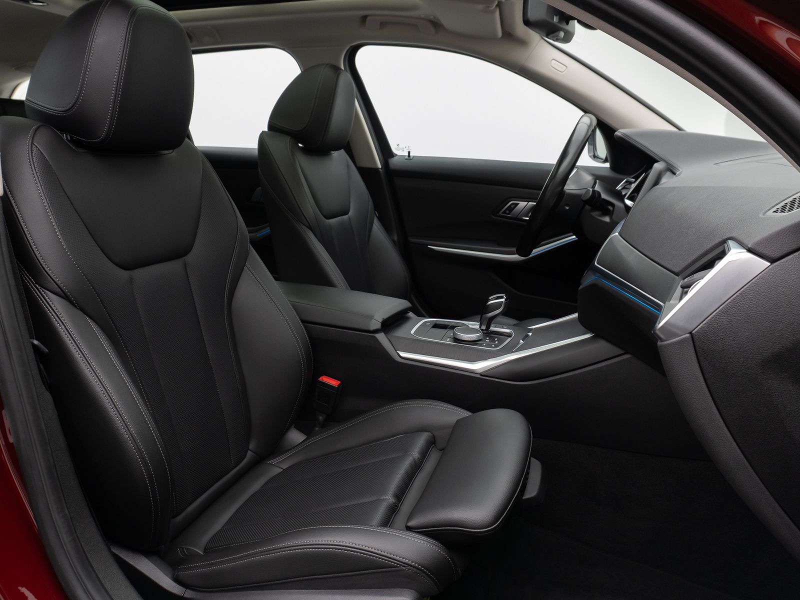 Fahrzeugabbildung BMW 320e Luxury Line Panorama Kamera DAB AHK Alarm
