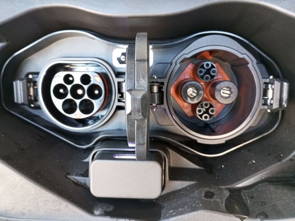 Fahrzeugabbildung Mitsubishi Outlander 2.4L PHEV BASIS