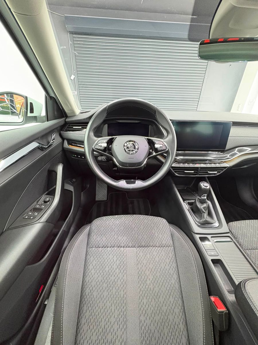Skoda Octavia Combi First Edition Pano foto 8
